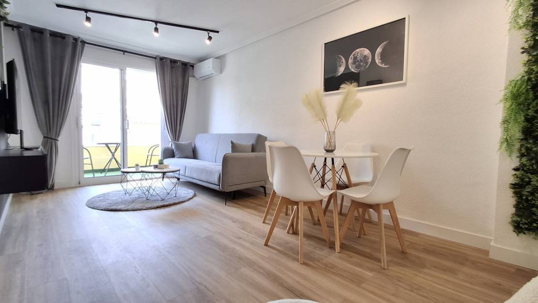 Sale - Apartment - Torrevieja - Torrevieja Centro
