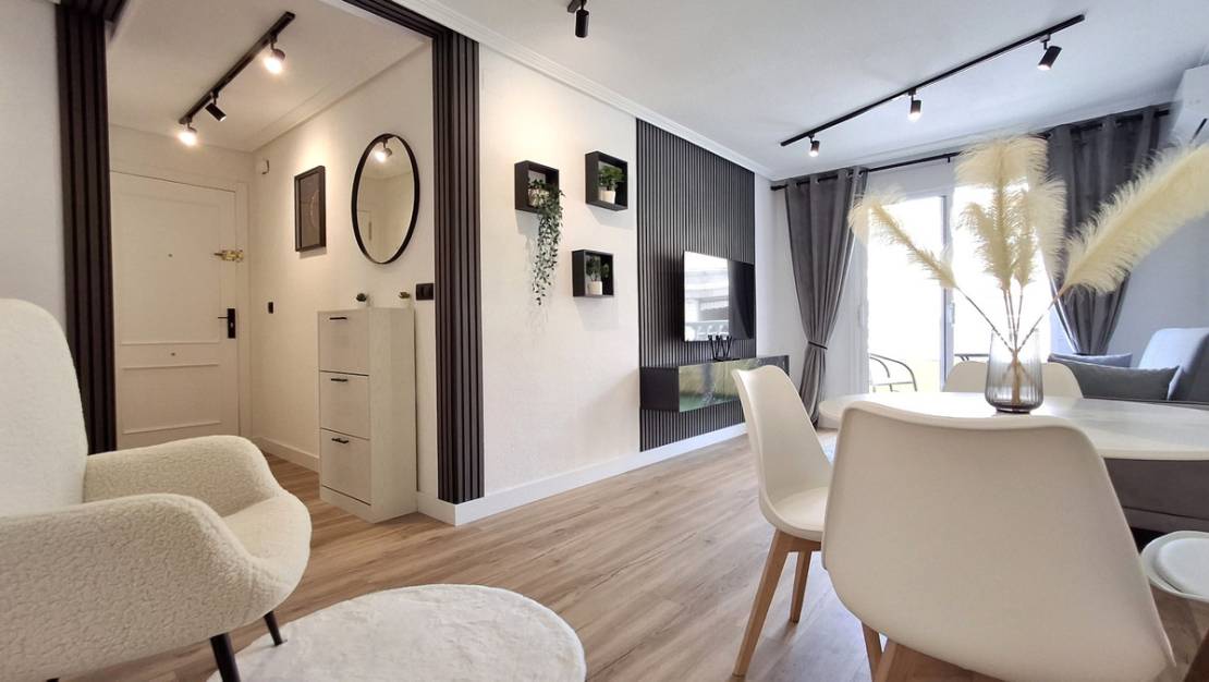 Sale - Apartment - Torrevieja - Torrevieja Centro