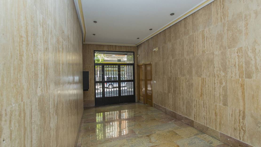 Sale - Apartment - Torrevieja - Torrevieja Centro