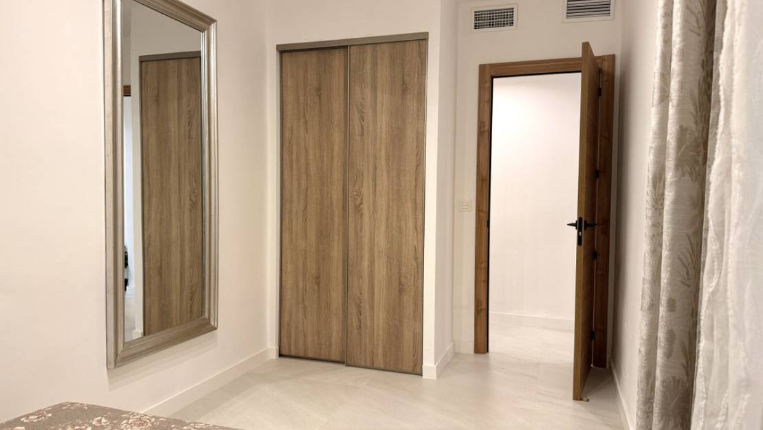 Sale - Apartment - Torrevieja - Torrevieja Centro