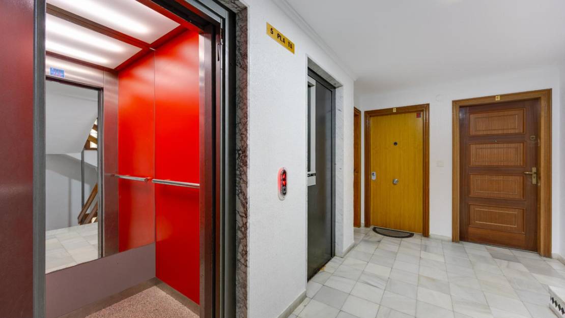 Sale - Apartment - Torrevieja - Torrevieja Centro
