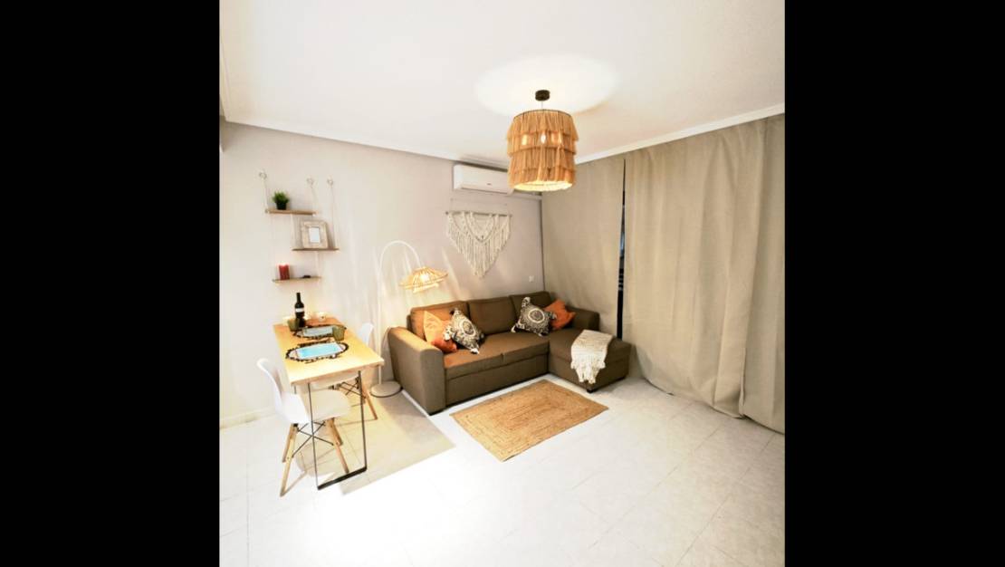 Sale - Apartment - Torrevieja - Torrevieja Centro