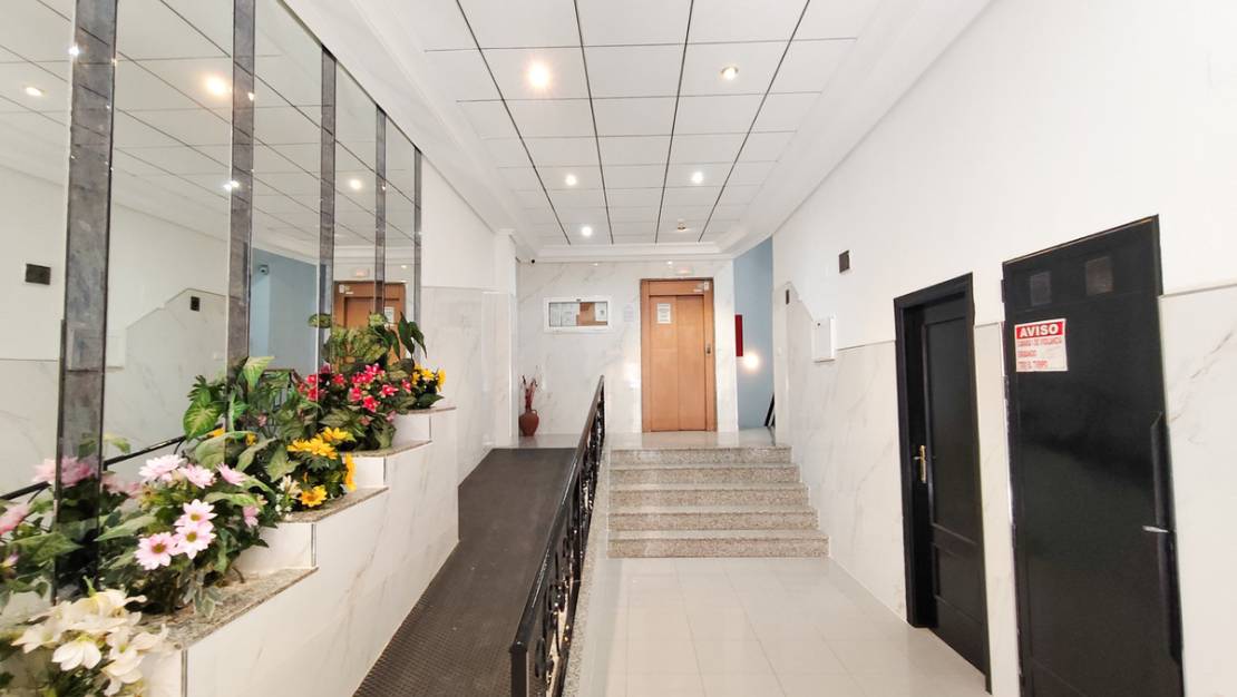 Sale - Apartment - Torrevieja - Torrevieja Centro