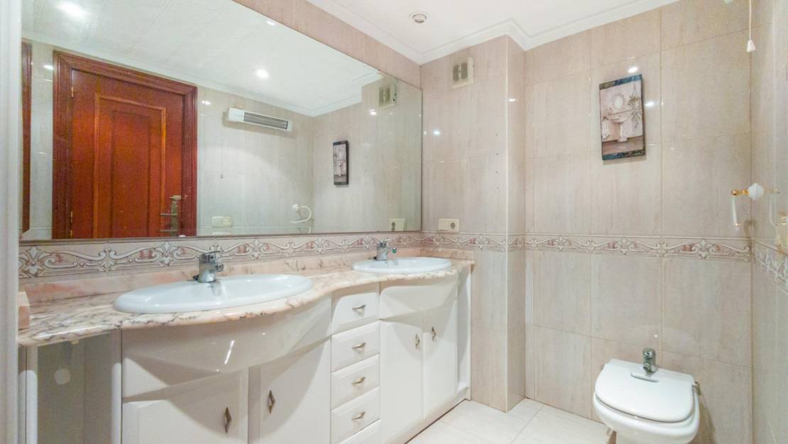 Sale - Apartment - Torrevieja - Torrevieja Centro