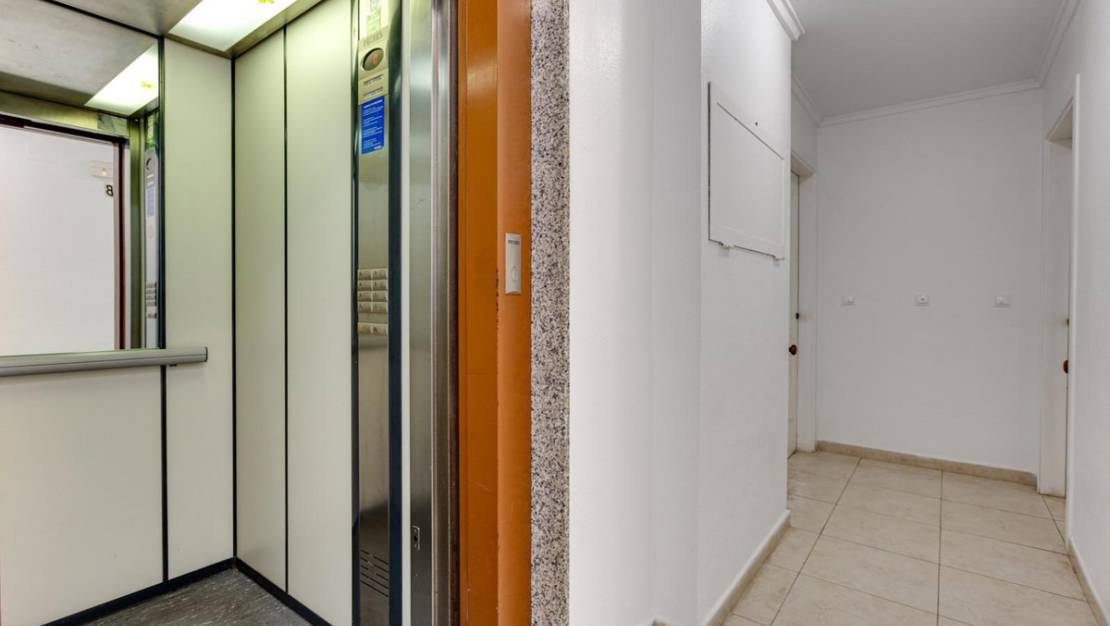 Sale - Apartment - Torrevieja - Torrevieja Centro