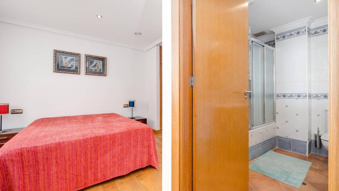 Sale - Apartment - Torrevieja - Torrevieja Centro