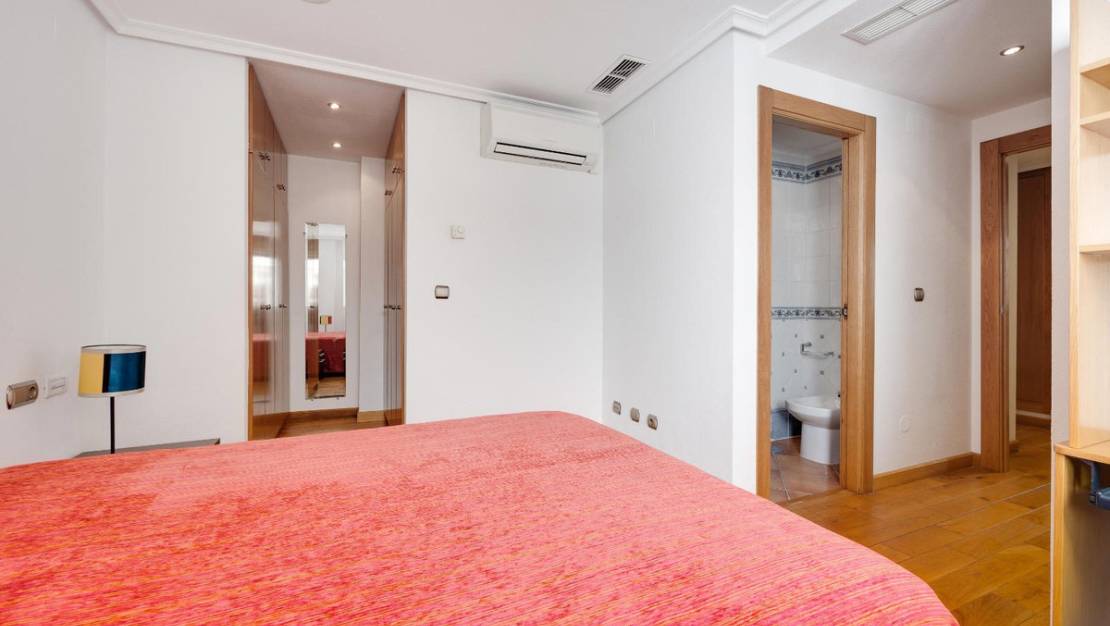 Sale - Apartment - Torrevieja - Torrevieja Centro