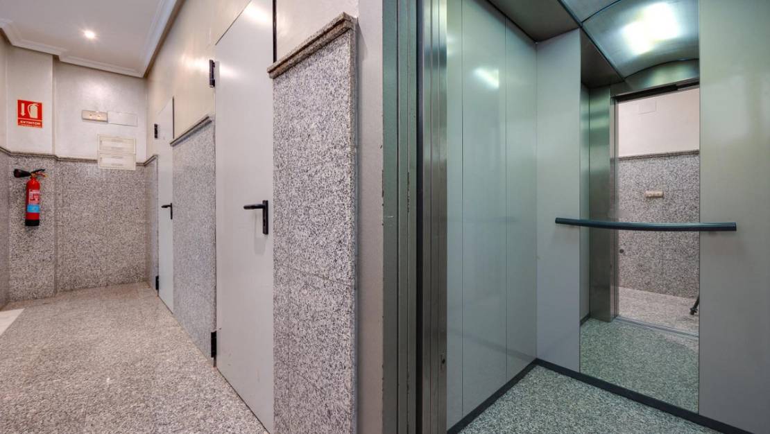 Sale - Apartment - Torrevieja - Torrevieja Centro