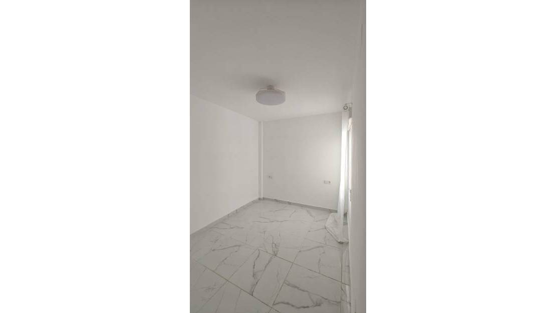 Sale - Apartment - Torrevieja - Torrevieja Centro