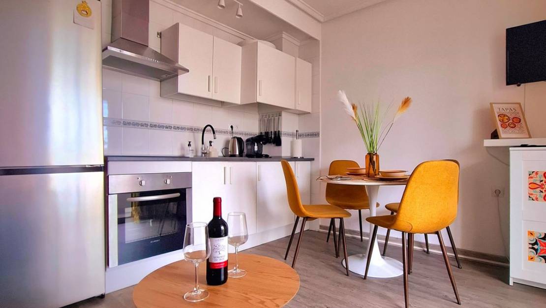 Sale - Apartment - Torrevieja - Torrevieja Centro
