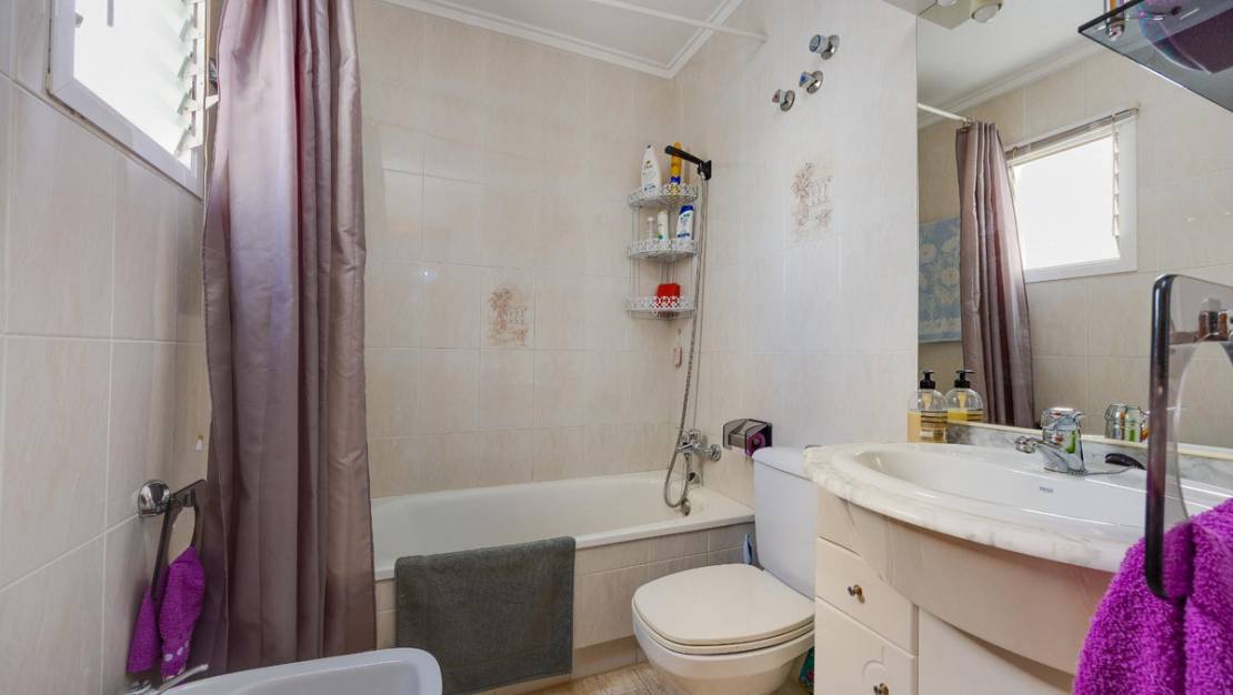 Sale - Apartment - Torrevieja - Torrevieja Centro