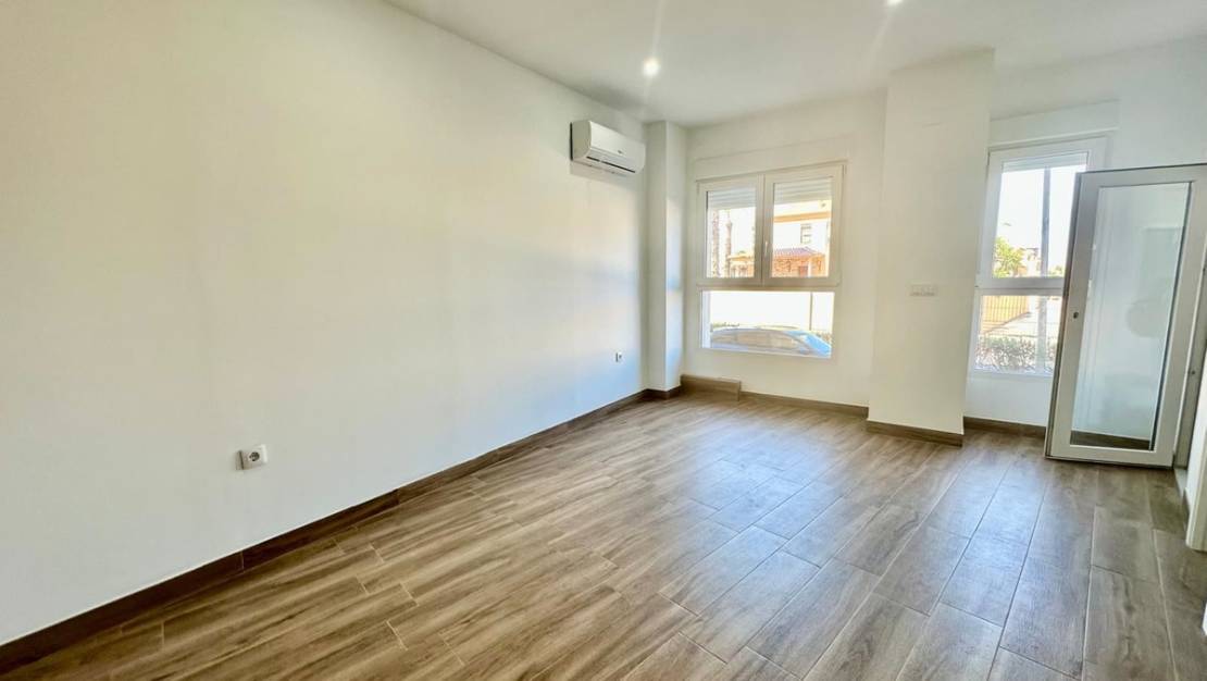 Sale - Apartment - Torrevieja - Torrevieja Centro