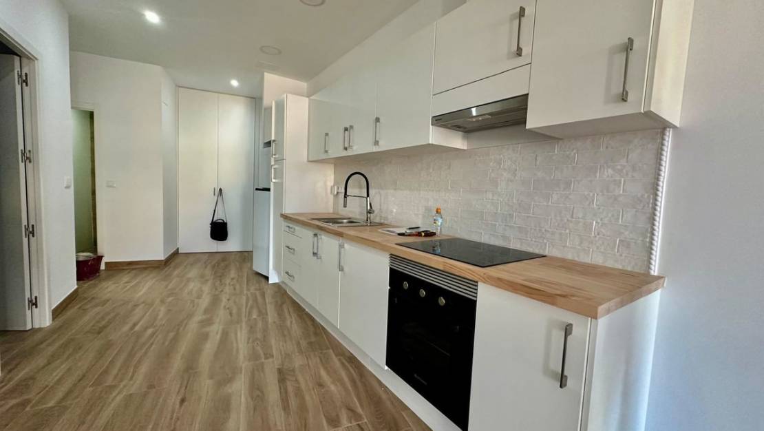 Sale - Apartment - Torrevieja - Torrevieja Centro