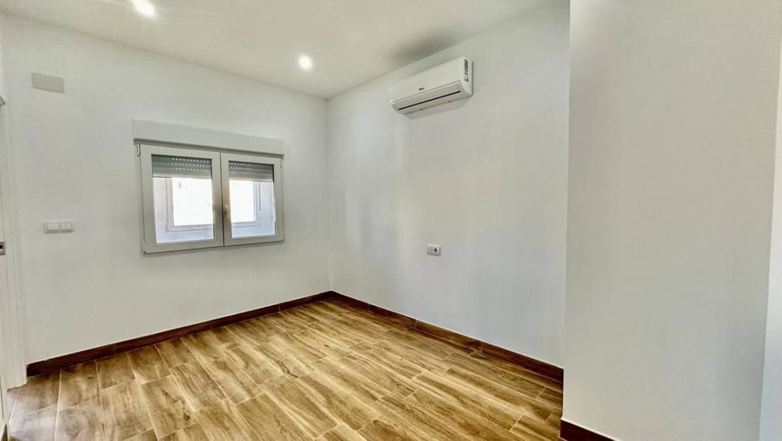 Sale - Apartment - Torrevieja - Torrevieja Centro