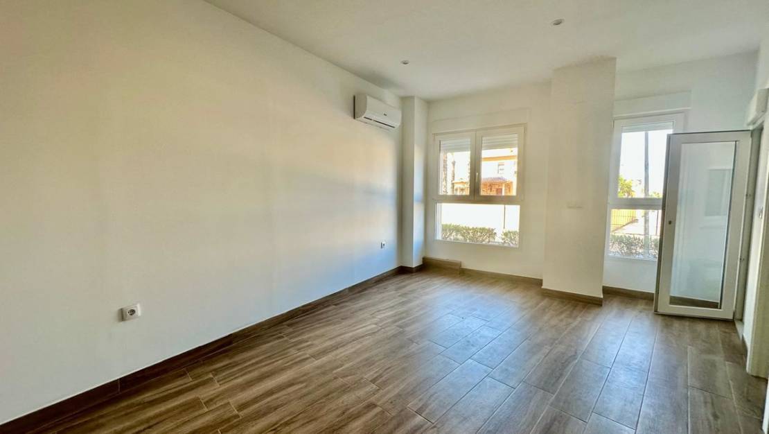 Sale - Apartment - Torrevieja - Torrevieja Centro