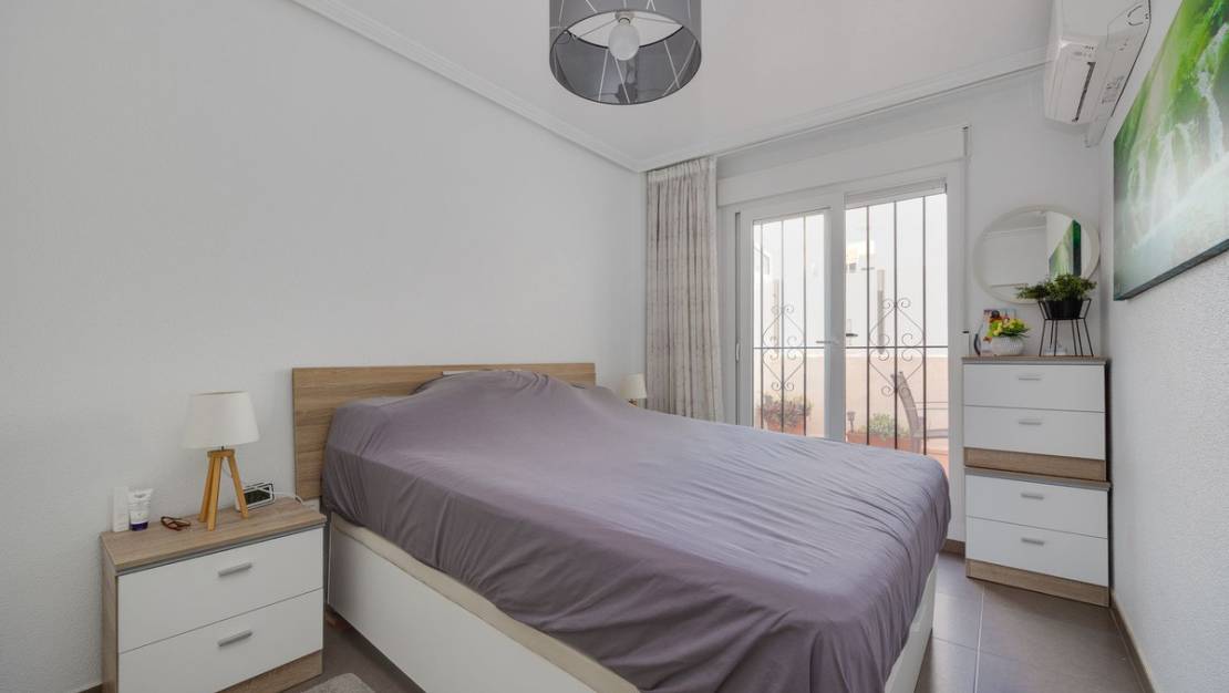 Sale - Apartment - Torrevieja - Torrevieja Centro
