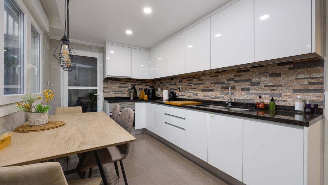 Sale - Apartment - Torrevieja - Torrevieja Centro