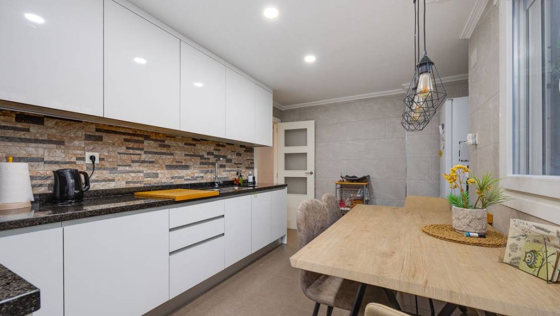 Sale - Apartment - Torrevieja - Torrevieja Centro