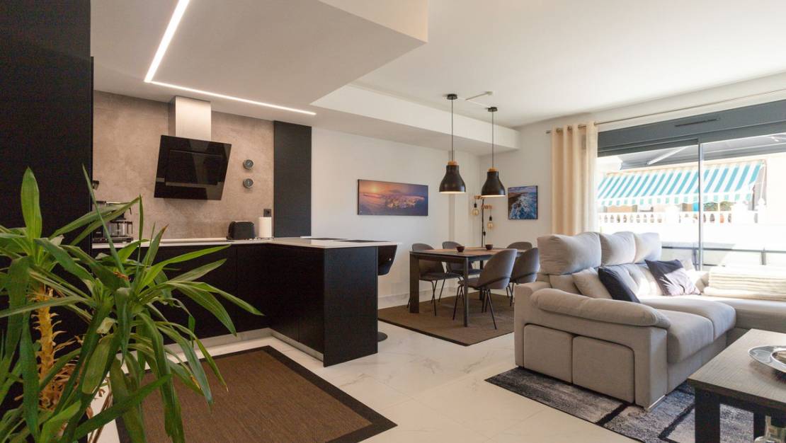 Sale - Apartment - Torrevieja - Torrevieja Centro