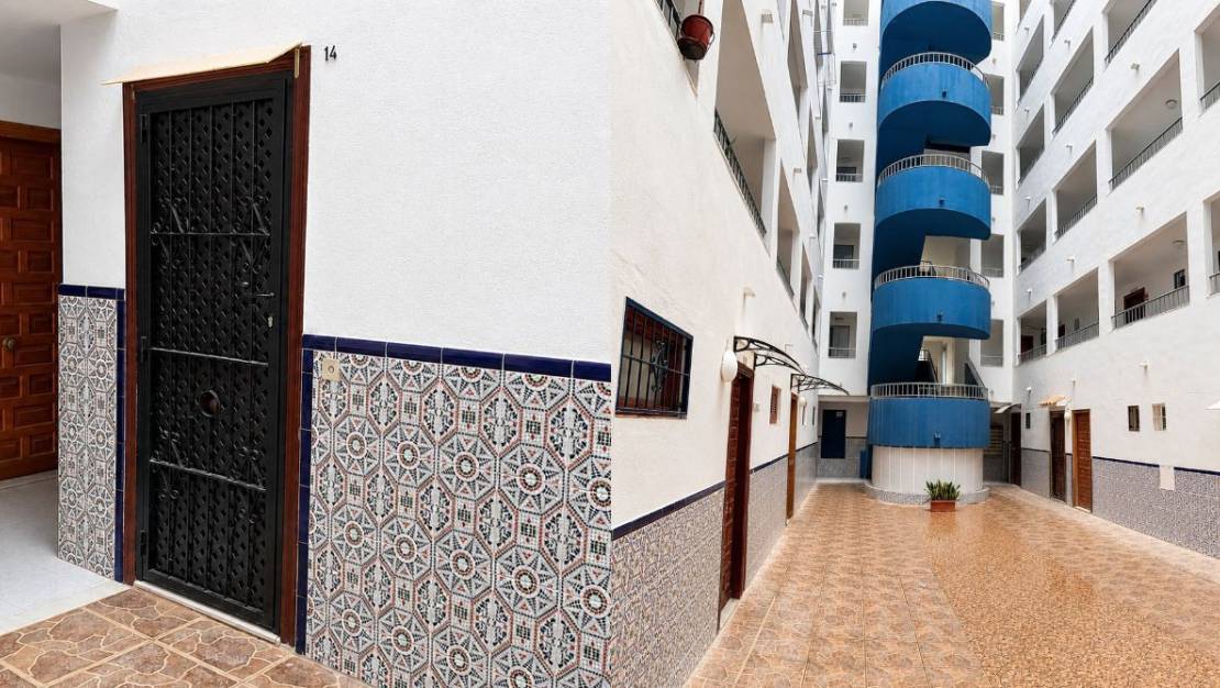 Sale - Apartment - Torrevieja - Torrevieja Centro