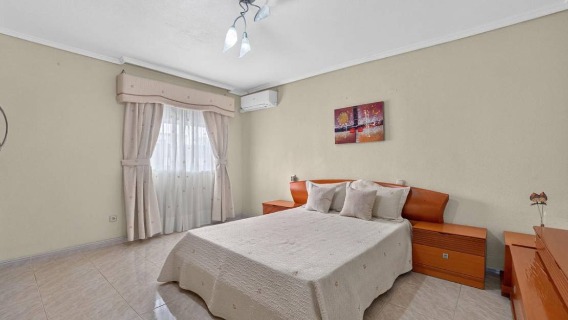 Sale - Apartment - Torrevieja - Torrevieja Centro