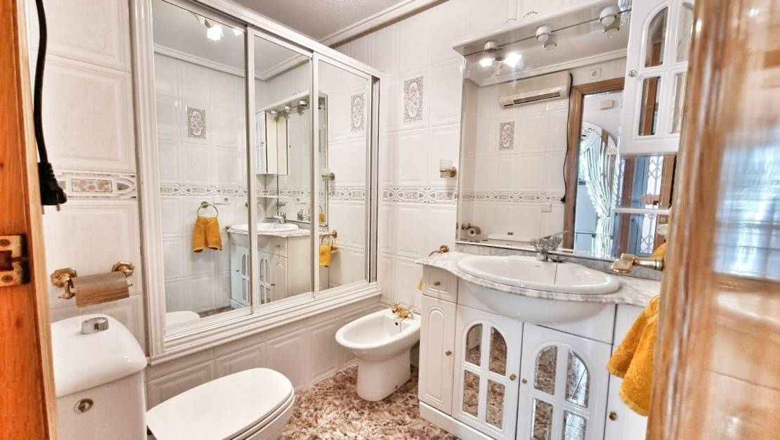 Sale - Apartment - Torrevieja