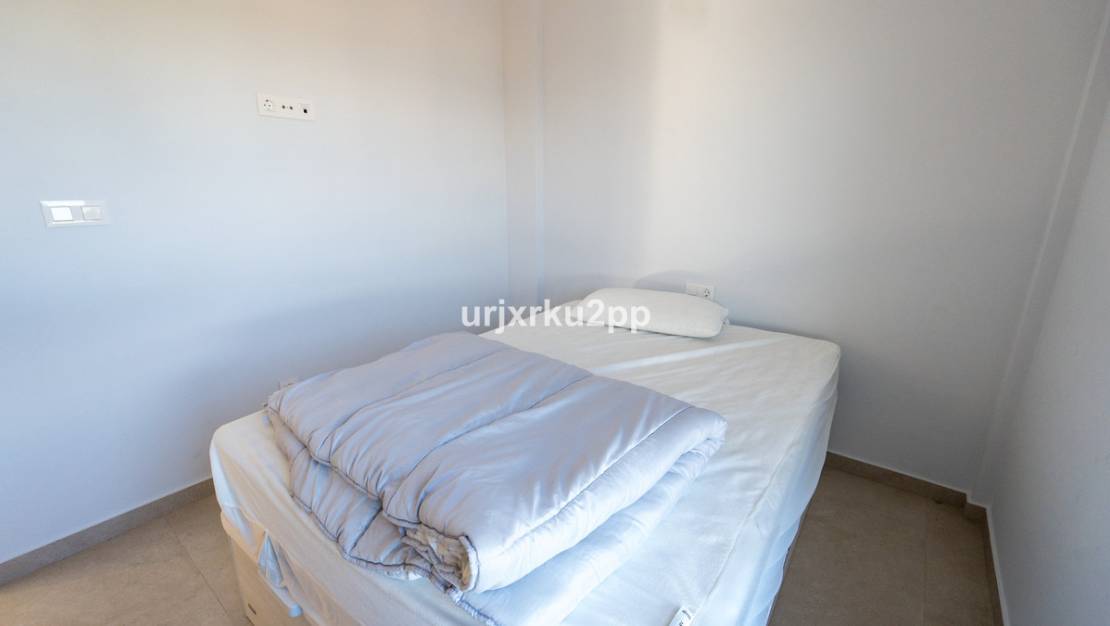 Sale - Apartment - Urbanización El Raso