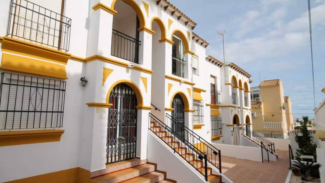 Sale - Apartment - Villamartin