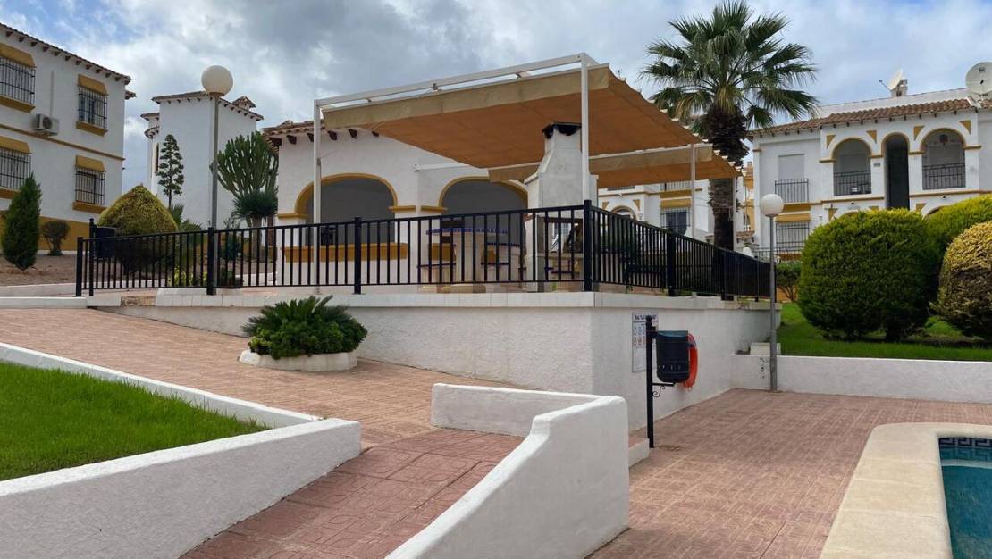 Sale - Apartment - Villamartin