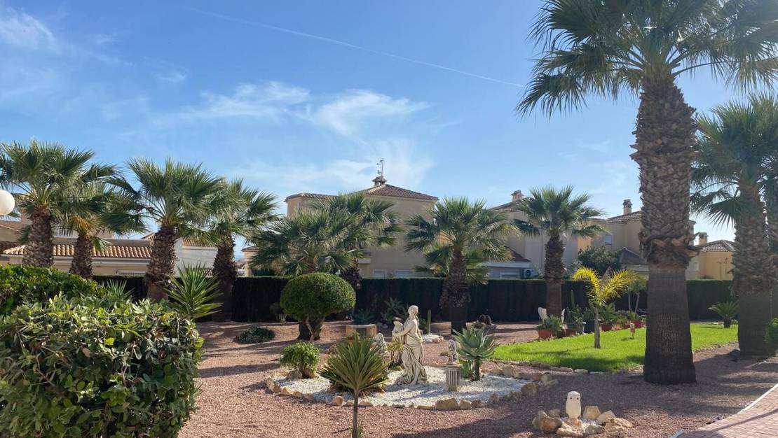 Sale - Apartment - Villamartin