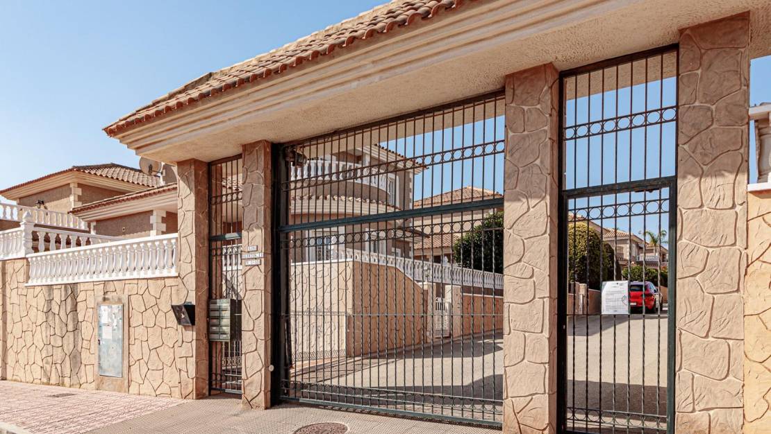 Sale - Building unique - Torrevieja - Los altos