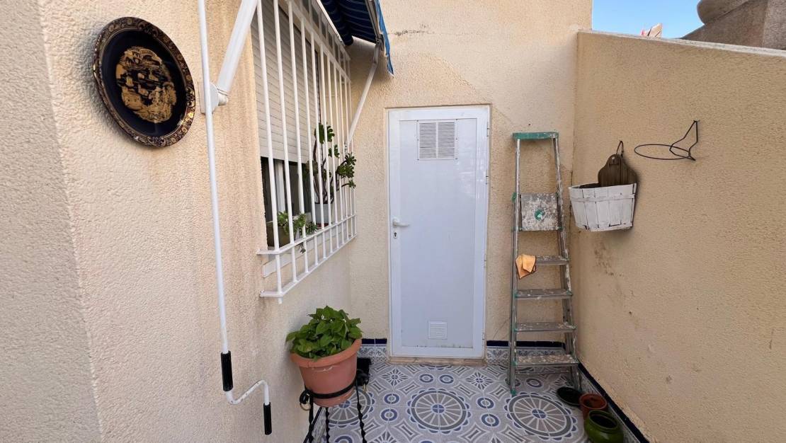 Sale - Bungalow - Orihuela Costa - La Zenia