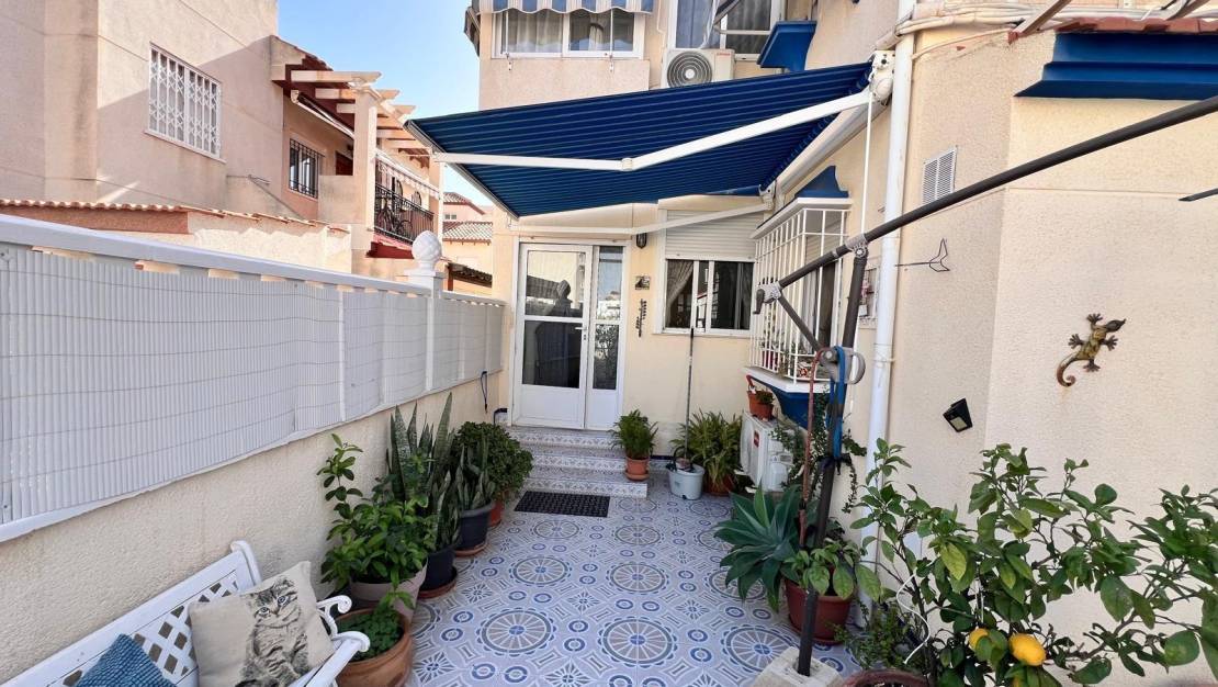 Sale - Bungalow - Orihuela Costa - La Zenia