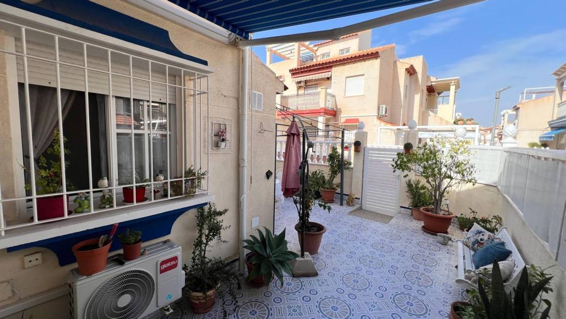 Sale - Bungalow - Orihuela Costa - La Zenia