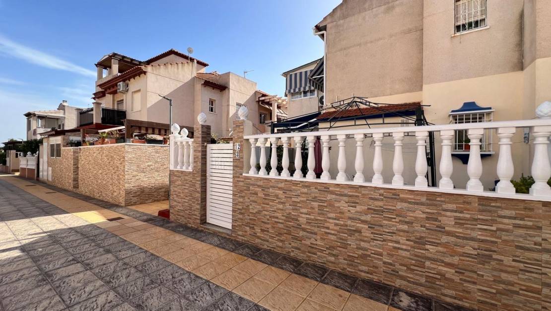 Sale - Bungalow - Orihuela Costa - La Zenia