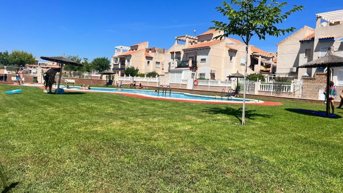 Sale - Bungalow - Orihuela Costa - Los Dolses