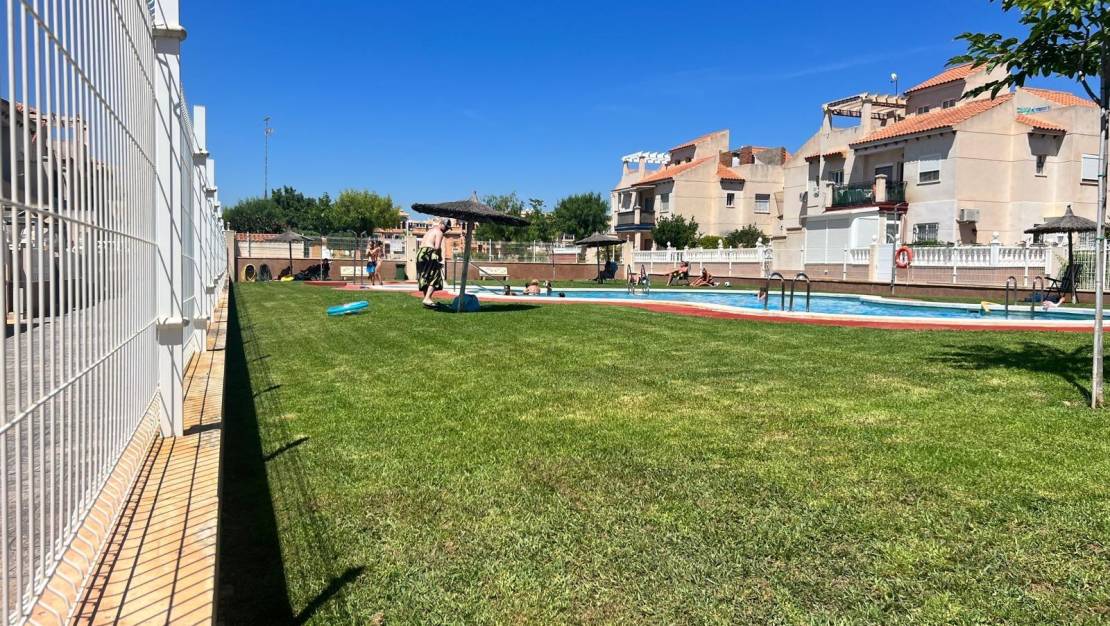 Sale - Bungalow - Orihuela Costa - Los Dolses