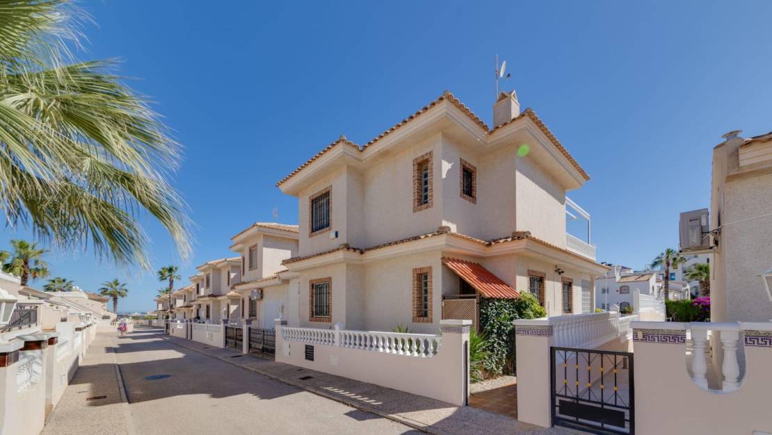 Sale - Bungalow - Orihuela Costa - Montezenia