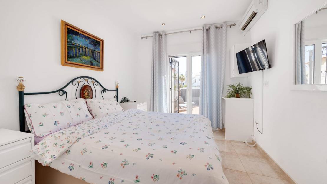 Sale - Bungalow - Orihuela Costa - Montezenia