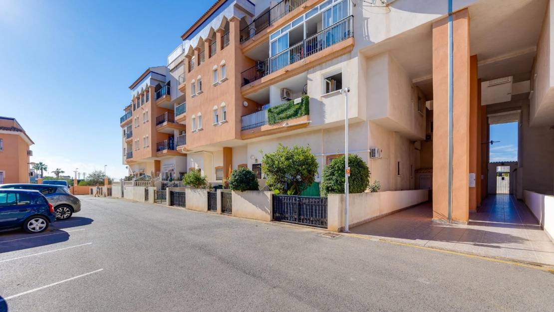 Sale - Bungalow - Orihuela Costa - Playa Flamenca