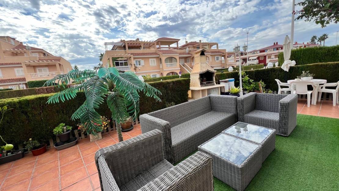 Sale - Bungalow - Orihuela Costa - Punta Prima