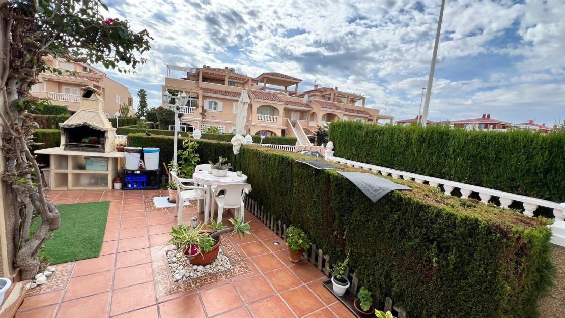 Sale - Bungalow - Orihuela Costa - Punta Prima