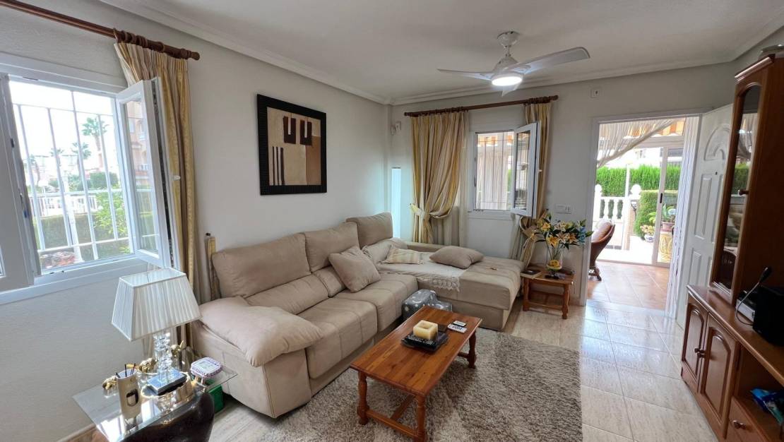 Sale - Bungalow - Orihuela Costa - Punta Prima