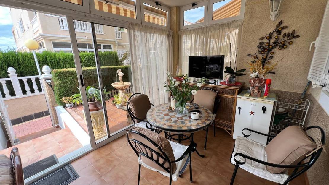 Sale - Bungalow - Orihuela Costa - Punta Prima