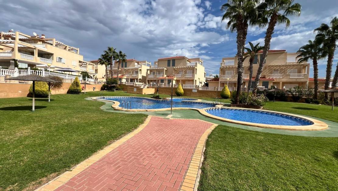 Sale - Bungalow - Orihuela Costa - Punta Prima