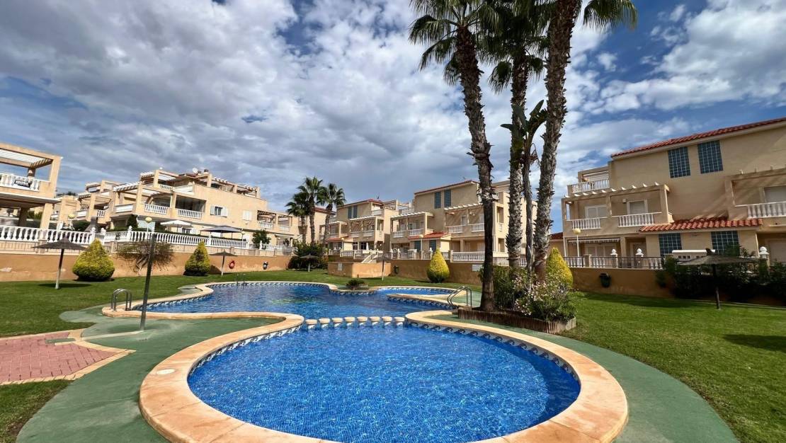 Sale - Bungalow - Orihuela Costa - Punta Prima