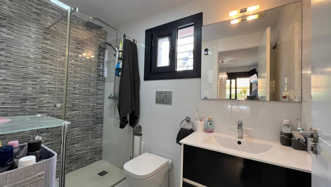 Sale - Bungalow - Pilar de la Horadada - Pueblo Latino