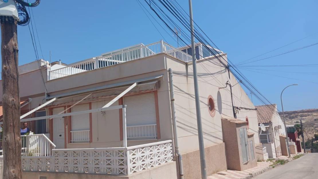 Sale - Bungalow - San Fulgencio - Oasis