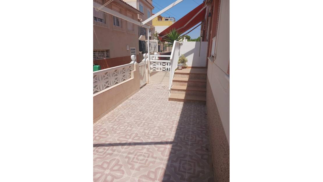 Sale - Bungalow - San Fulgencio - Oasis