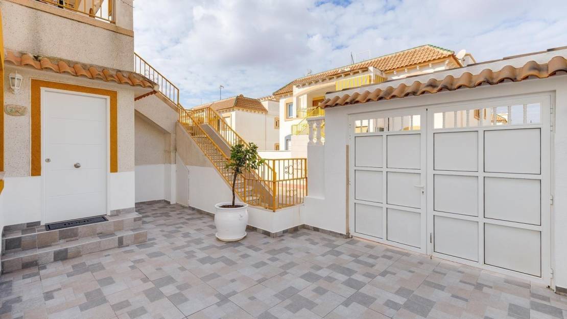 Sale - Bungalow - Torrevieja - Aguas nuevas 1